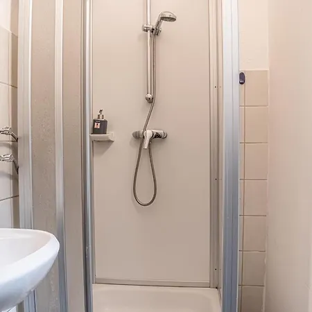 Family-Friendly 2Br Apt.-Perfect For Longstays Wenen Buitenkant foto